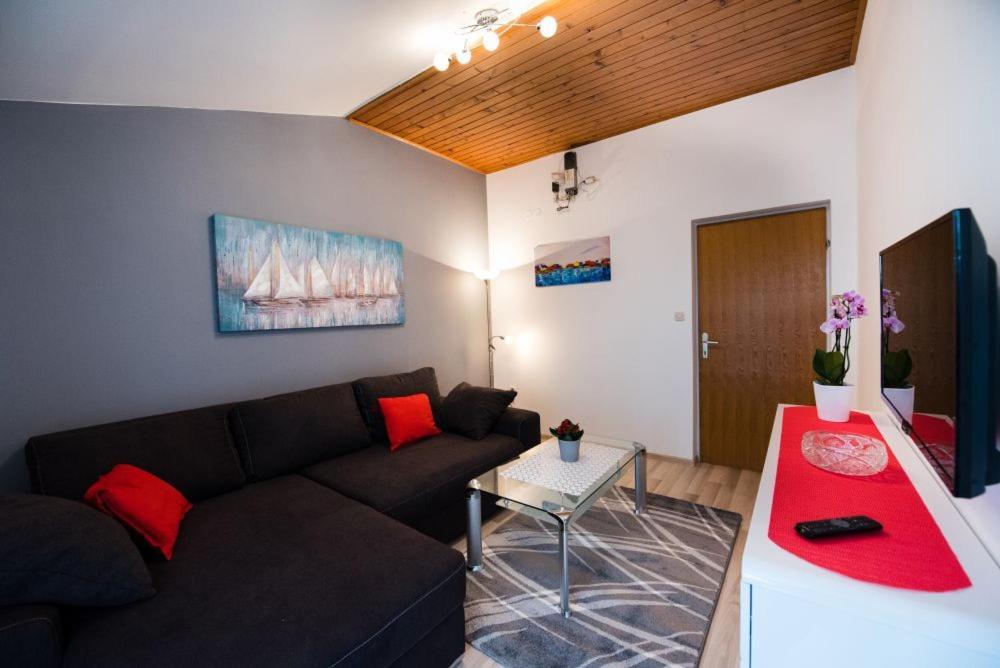 Care Apartman *